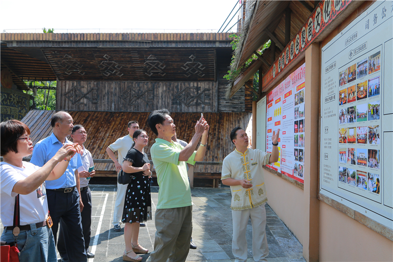 3、白沙縣省部級勞模考察團到訪檳榔谷 學習美麗鄉村旅游扶貧經驗