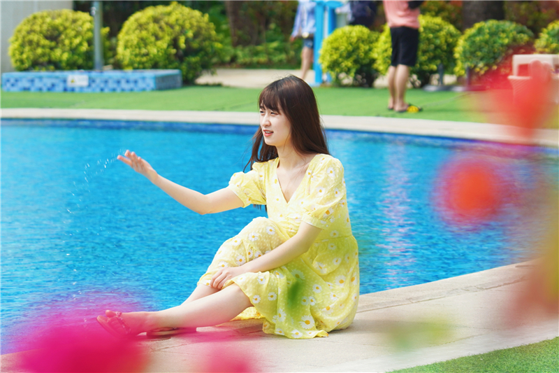游客打卡”私人訂制“泳池